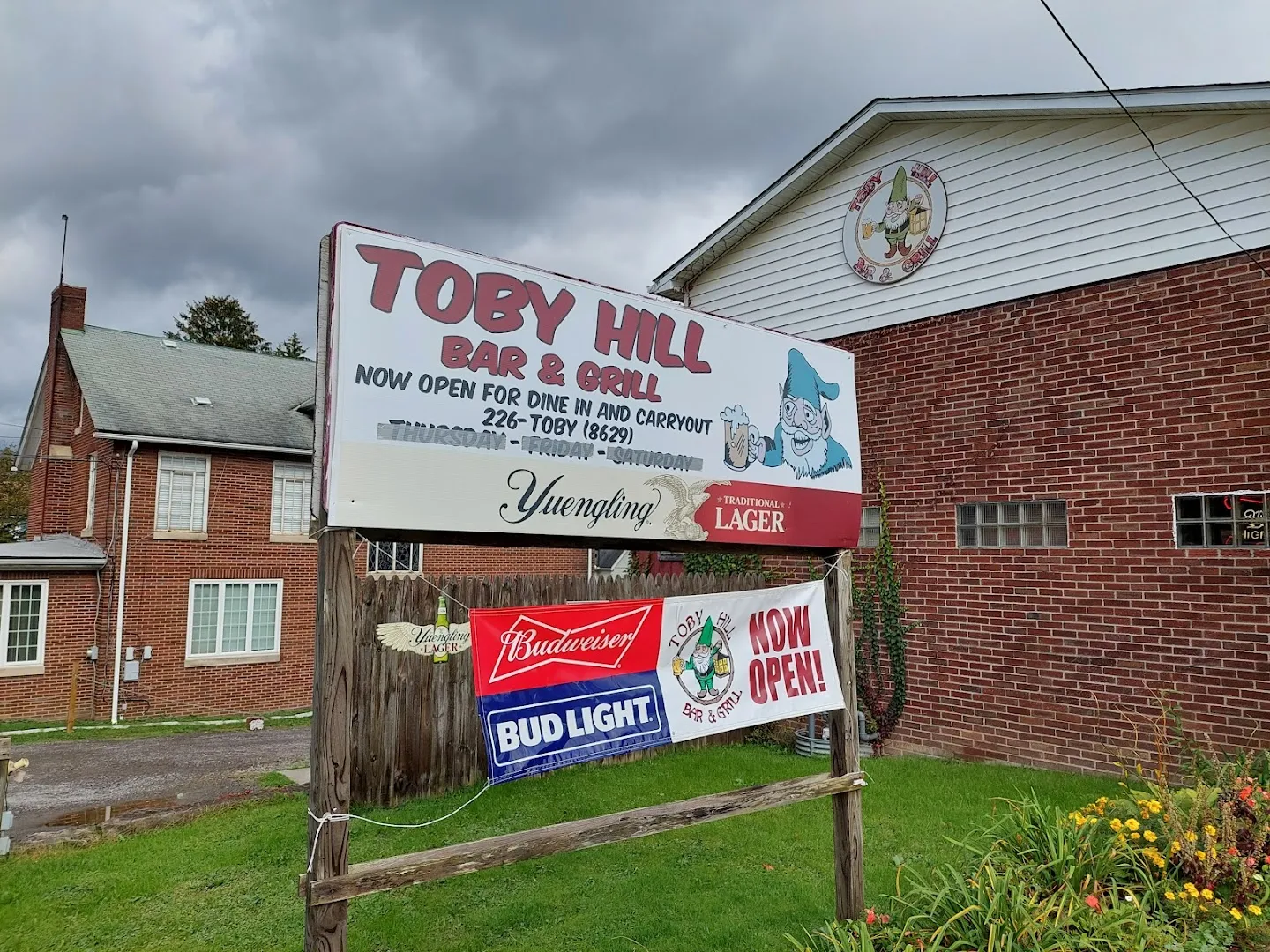 Toby Hill Bar & Grill